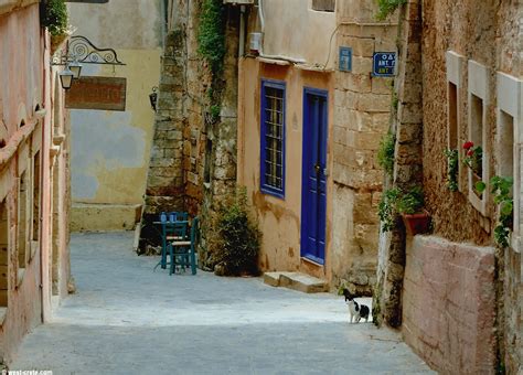 An alley in the old town of Chania