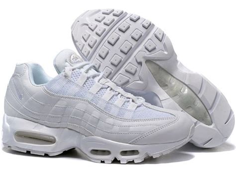 Nike Air Max 95 All White (40-45) — купить в Москве в дисконт интернет-магазине StreetFoot.ru