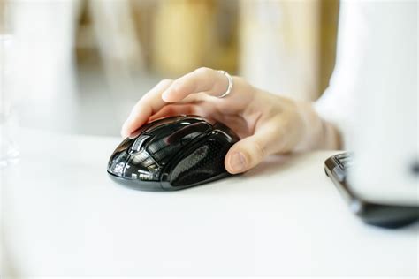 What Is The Difference Between An Ergonomic and Ambidextrous Mouse ...