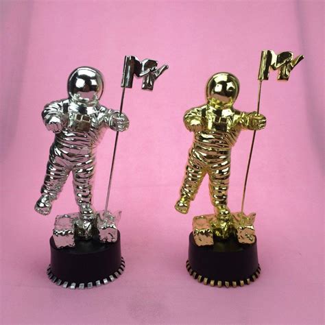 MTV+Moonman+Music+Award+Replica+Statue+Trophy+Gold+or+Silver | Mtv ...