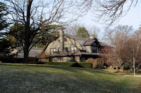 Billionaire Warren Buffett Lives in a House Worth Less Than $1 Million