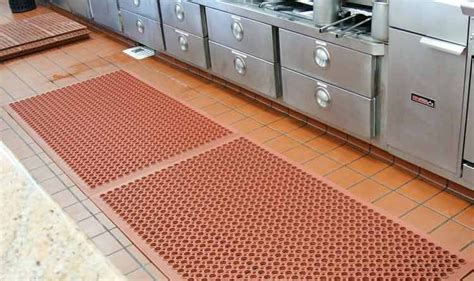 Benefits of Rubber Drainage Mats – Rubber Flooring Blog