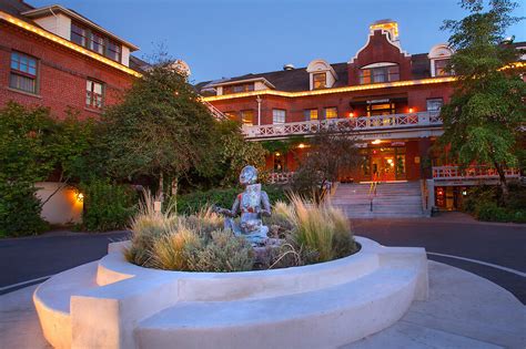 Edgefield Hotel - McMenamins