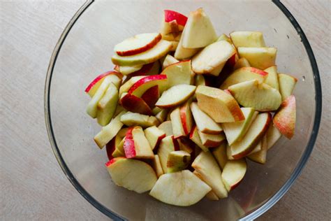 Deep Dish Apple Pie - AMISH recipe- Amish365.com