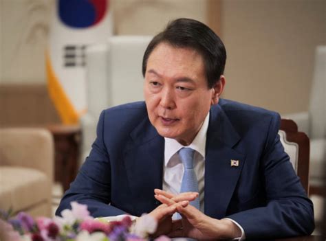 S.Korea's Yoon calls strategy meeting to boost chip, battery sectors ...