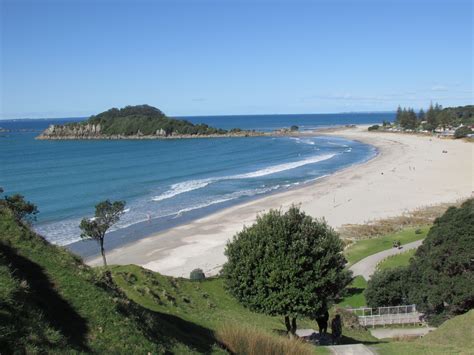 Main Beach, Mt Maunganui | Bay of plenty, Surfing, Beach