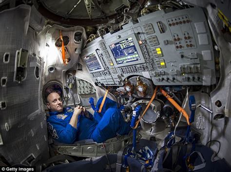 NASA's Scott Kelly reveals the ISS smells 'like jail' | Daily Mail Online