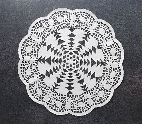 Paper Doily Snowflakes {fun Christmas craft} - It's Always Autumn