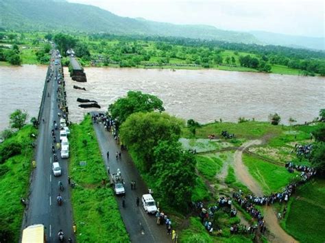 3 bodies found as rescue efforts resume at collapsed Mahad bridge - india news - Hindustan Times