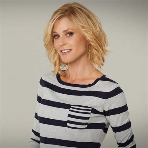 claire dunphy hairstyle modern family 2014 - Google Search | Family haircut, Julie bowen hair ...