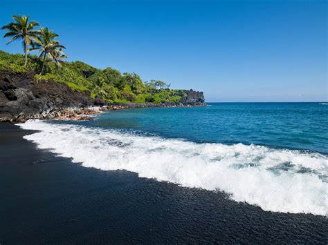 The 10 Best Hidden Beaches in Hawaii - Photos - Condé Nast Traveler