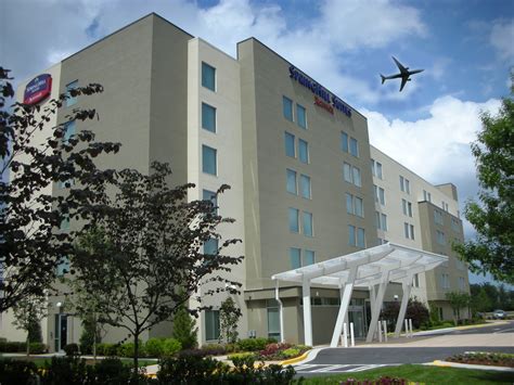 Marriott Springhill Suites Atlanta Airport | St. Cloud Window