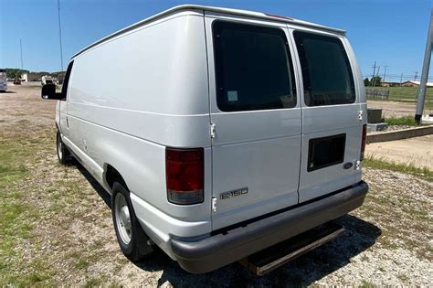 Best Cargo Passenger Vans Under $10,000 - Rear View Review