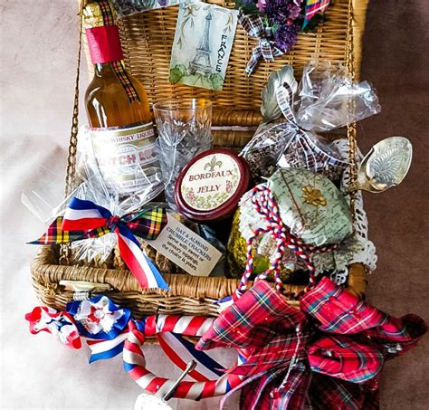 How To Make The Perfect Christmas Hamper - Larder Love