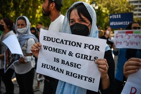 Afghanistan: Women allowed to attend university under Taliban rule ...