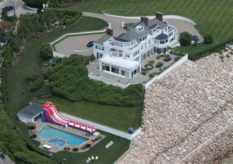 Celebrity Romance: Taylor Swift’s Stunning Rhode Island Beach Mansion ...