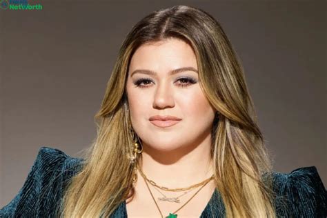 Kelly Clarkson Net Worth 2024, Salary, Source Of Income, Early Life, Career