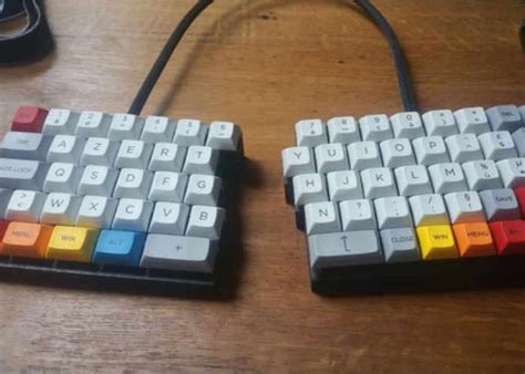 DIY Split Mechanical Keyboard By Coumbaya - Geeky Gadgets