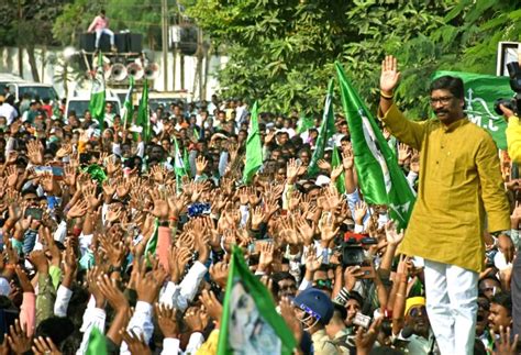 Jharkhand Chief Minister and JMM leader Hemant Soren waves to party workers