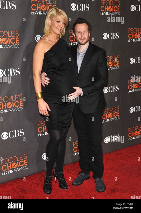 LOS ANGELES, CA - JANUARY 6, 2010: Jenna Elfman & husband Bodhi Elfman at the 2010 People's ...