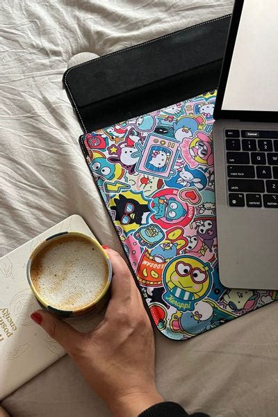 Foldable Laptop Sleeve - Hello Kitty® and Friends Stickers – Sonix