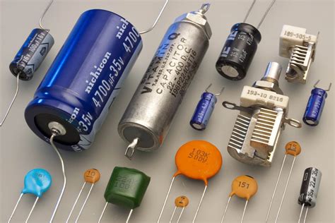 Capacitors: Symbols and Markings - Analyse A Meter