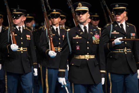 Redesigned Army Uniforms site provides guidance for Soldiers on combat ...