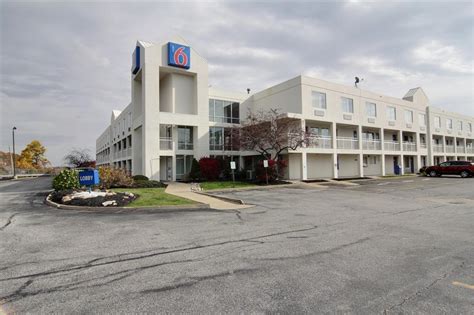 Motel 6 Cleveland- Willoughby, OH Hotels- Tourist Class Hotels in Willoughby- GDS Reservation ...