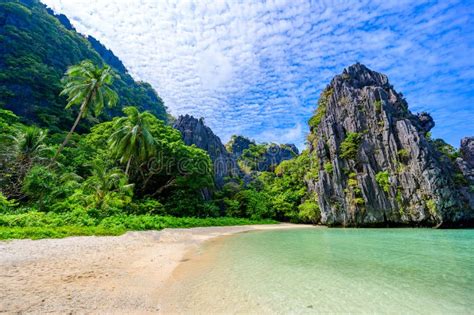 Hidden Beach in Matinloc Island, El Nido, Palawan, Philippines - Paradise Lagoon and Beach in ...