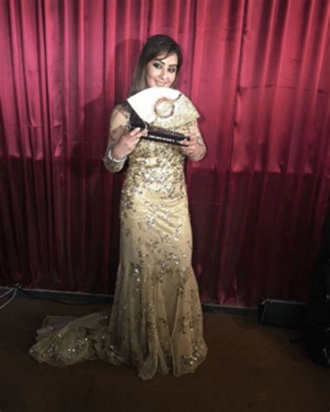 Shilpa Shinde - Bigg Boss 11 Winner Wore A Gorgeous Shimmering Gown To ...