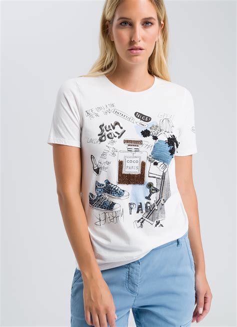 T-shirt with label and embellishment | Shirts | Fashion