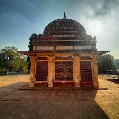 Tomb of Imam Zamin, circa 1537-38 CE (944 AH), Mehrauli, Delhi Lodi ...