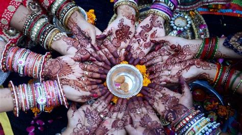 Karva Chauth 2018: Significance, Shubh Muhurat and Puja Vidhi