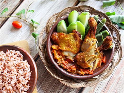 Ayam Penyet: East Javanese "Smashed" Fried Chicken - Cook Me Indonesian