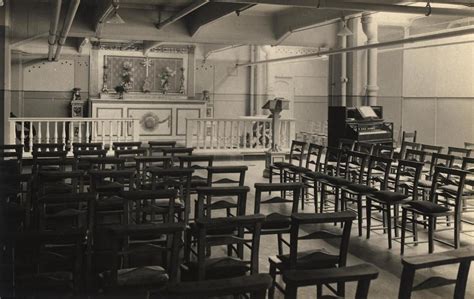 Every Picture Tells A Story: King George Military Hospital Chapel, 1915 ...