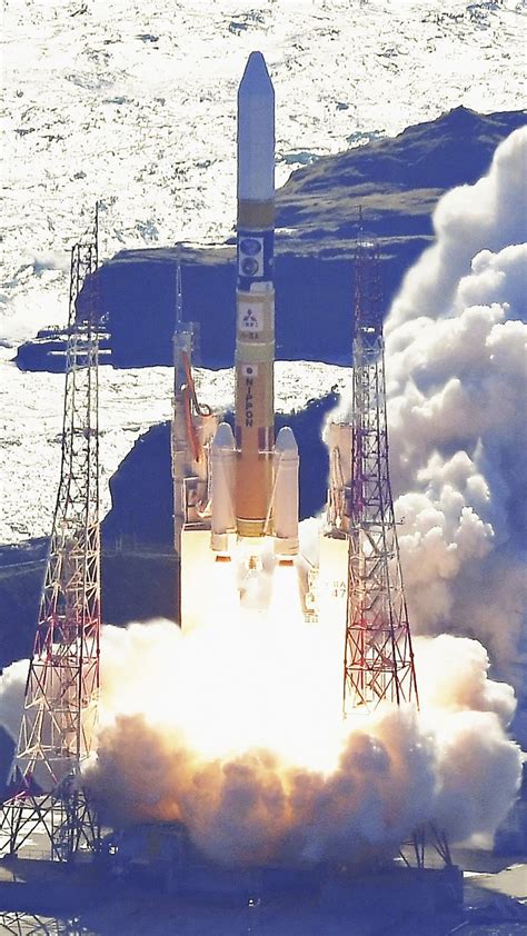 Japan launches lunar lander 'SLIM' into spaceAn HII-A rocket blasts off from the launch pad at ...