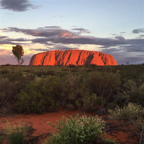 Sunset over Uluru/Ayers Rock, Australia [OC][1920x1920] : r/EarthPorn