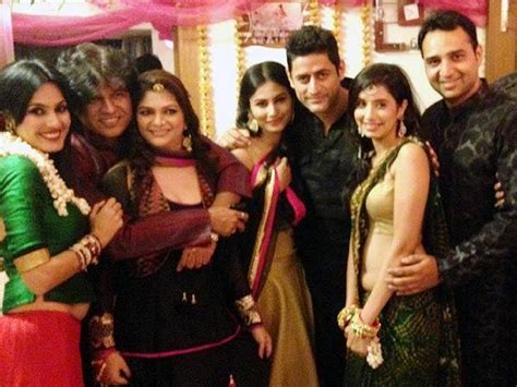 Mohit Raina Mouni Roy To Marry | Mohit Mouni Marry February 2014 ...