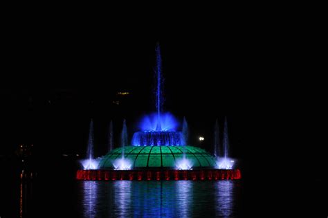 Our Lake Eola fountain always looks amazing! | Lake eola, Fountain, Lake