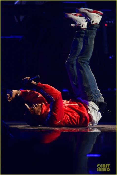 Chris Brown: Flashy Dance Moves at iHeartRadio Music Festival!: Photo 2956621 | 2013 iHeartRadio ...