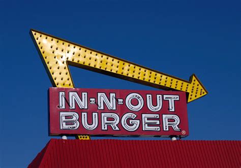 IN-N-OUT BURGER LOGO - D2X-7-02-10_DSC0334_54347 | Perhaps t… | Flickr