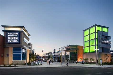 About Toronto Premium Outlets™ - A Shopping Center in Halton Hills, ON - A Simon Property