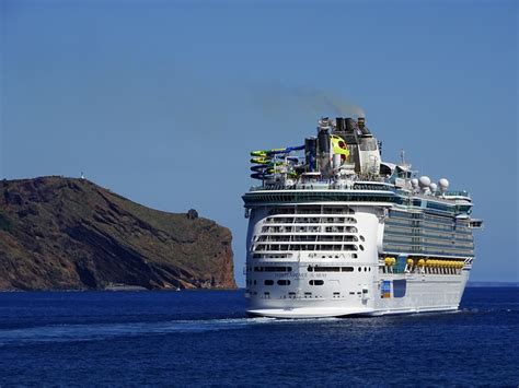 Royal Caribbean Inks Deal for Third Icon Class Ship for 2025 Delivery ...