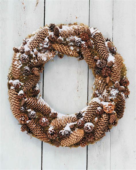 20 Years of Living: The Best Christmas Wreaths | Martha Stewart