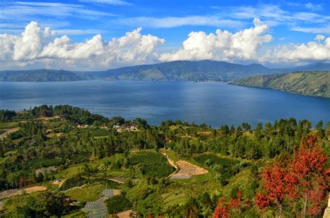 The Beauty Landscape of Indonesia: The Wonders of Lake Toba