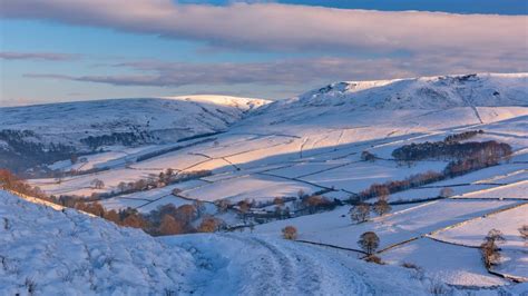 Kinder Scout at sunrise, Peak District National Park, England - Bing Gallery