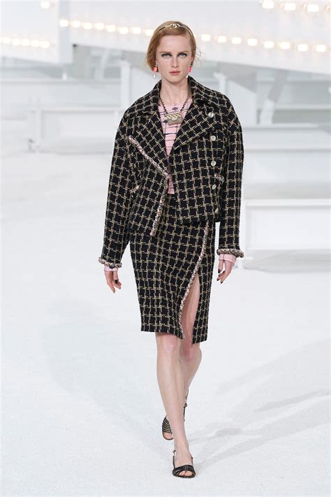 Chanel Spring 2021 Ready-to-Wear Fashion Show | Vogue