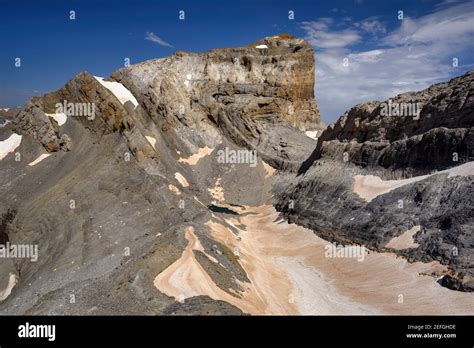 Cilindro de Marboré peak viewed from the route to Monte Perdido summit (Ordesa y Monte Perdido ...