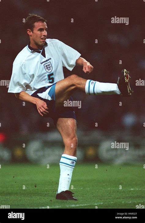 GARETH SOUTHGATE ENGLAND & ASTON VILLA FC 10 October 1996 Stock Photo ...