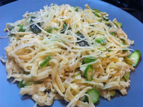 Cooking with SAHD: Tagliatelle Alfredo with Asparagus